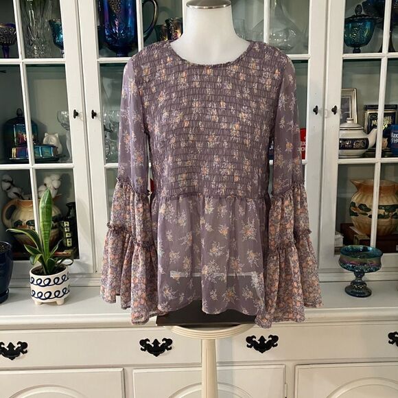 American Eagle Outfitters Smocked Bell Sleeve Top Sz XS Lavender Flor - Picture 1 of 8